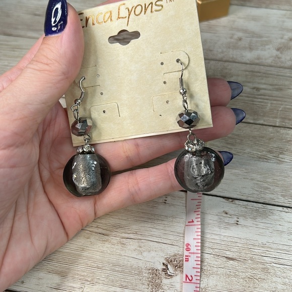 Offered in a live - Picture 3 of 5